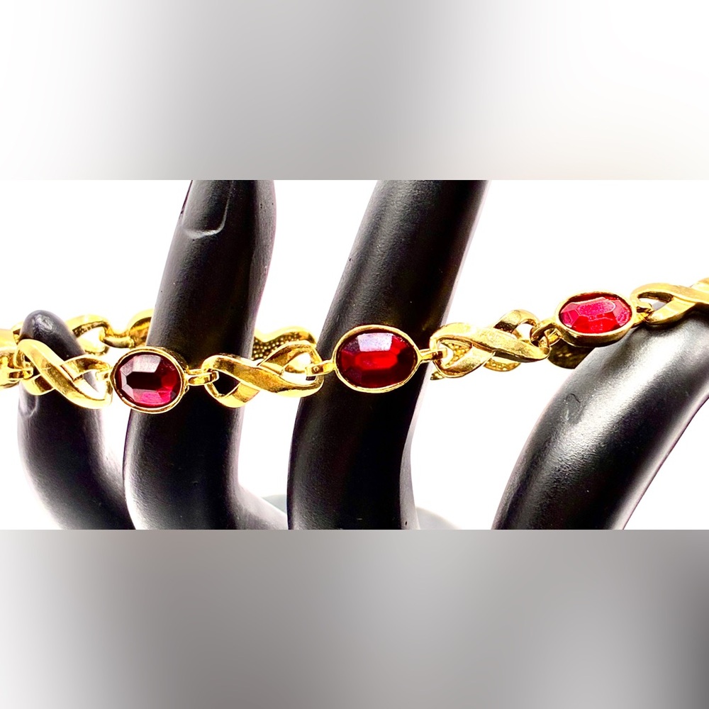 Vtg Avon Gold-Tone/ Ruby Red Rhinestones Infinity Bracelet Size 7"